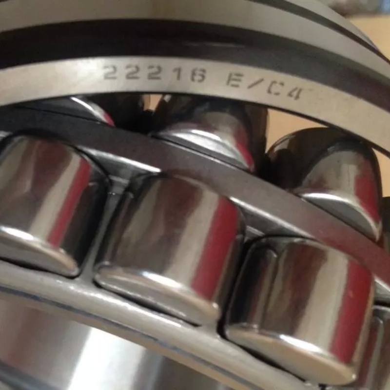22216EK/C3 SKF Spherical Roller Bearing